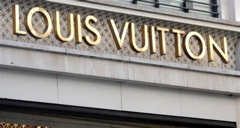 bulgari e louis vuitton acquisizione|louis vuitton sansepolcro.